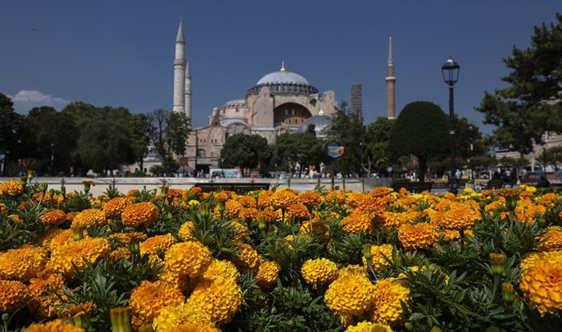 Yerli ve yabancı turistler için çekim alanı olan Ayasofya-i Kebir