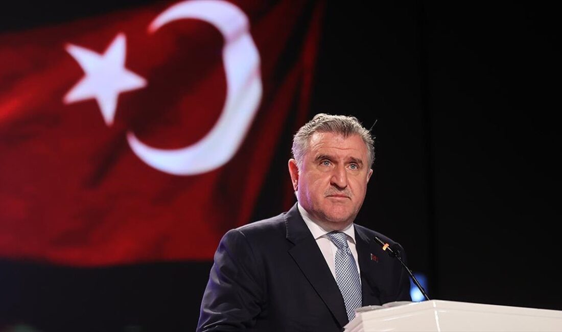 Gençlik ve Spor Bakanı Osman Aşkın Bak, Paris 2024 Olimpiyat