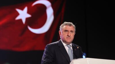 Gençlik ve Spor Bakanı Osman Aşkın Bak, Paris 2024 Olimpiyat