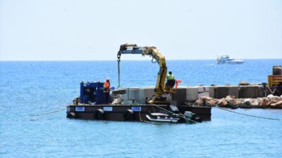 Süper Lig ekiplerinden Antalyaspor, Belçika’nın Standard Liege kulübünden Malili sol