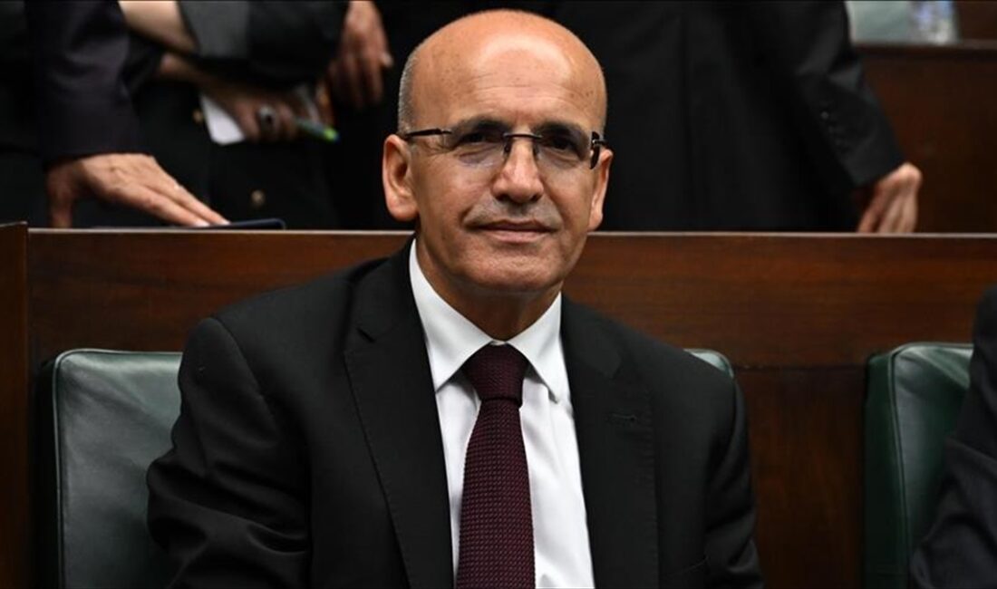 Hazine ve Maliye Bakanı Mehmet Şimşek, "Moody's kredi notumuzu ilk