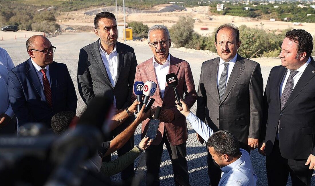 Ulaştırma ve Altyapı Bakanı Uraloğlu, Mersin'deki otoyol projesine dair, "Yolun
