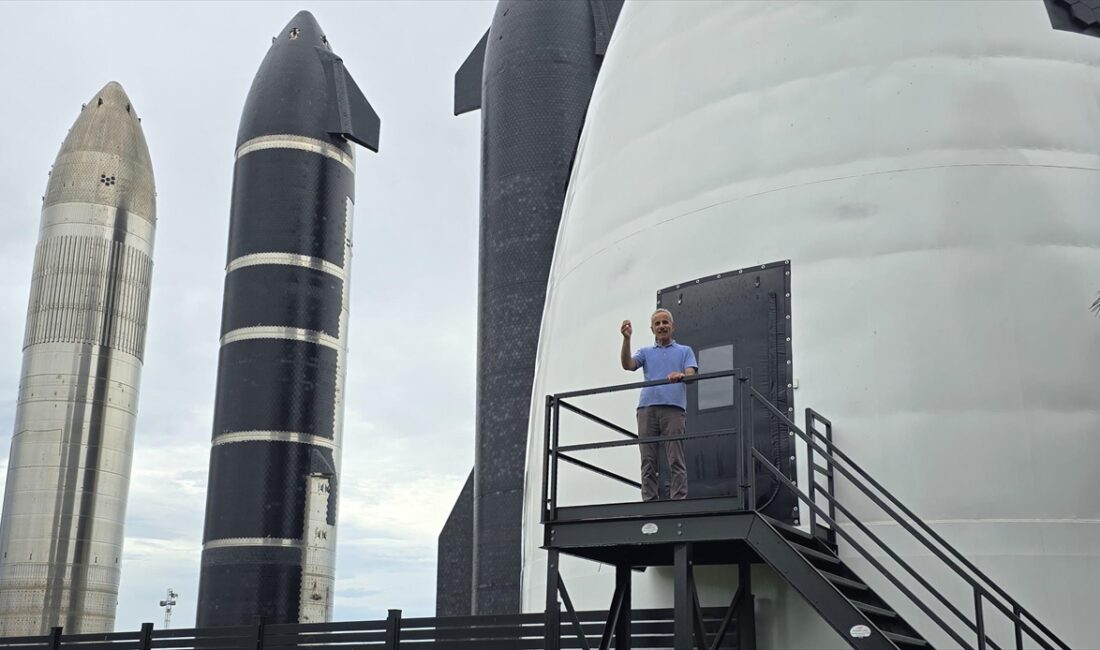 Ulaştırma ve Altyapı Bakanı Abdulkadir Uraloğlu, SpaceX firmasının Texas'taki üretim
