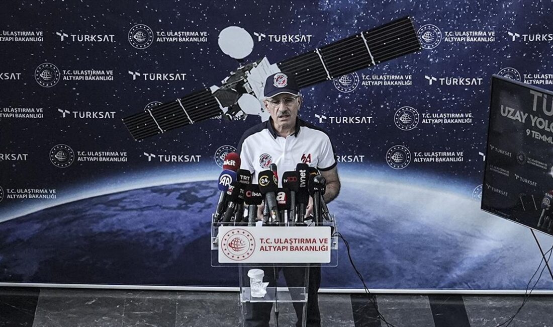 Ulaştırma ve Altyapı Bakanı Uraloğlu, Türksat 6A'nın fırlatılma sürecine ilişkin,