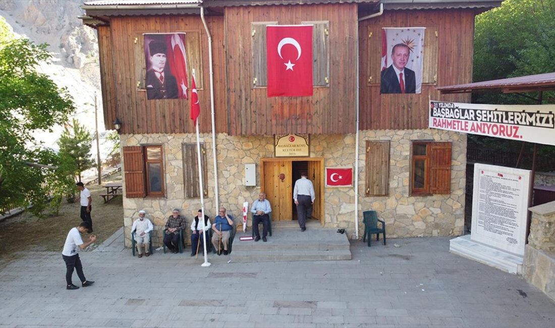 Erzincan'ın Kemaliye ilçesine bağlı Başbağlar köyünde 31 yıl önce teröristlerce