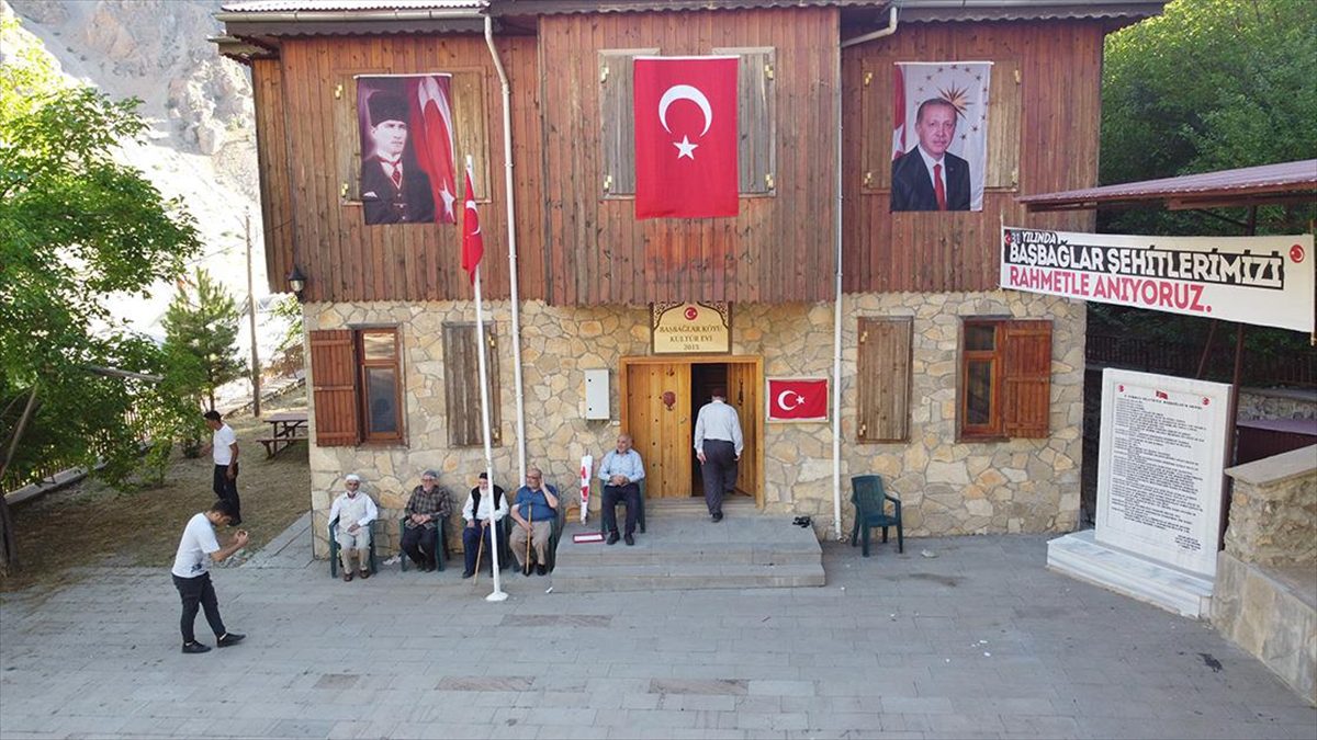 Erzincan'ın Kemaliye ilçesine bağlı Başbağlar köyünde 31 yıl önce teröristlerce