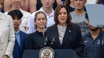 ABD Başkanı Joe Biden'ın yarıştan çekilmesiyle Demokratların adayı haline gelen