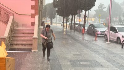 Bazı illerde etkili olan sağanak ve dolu yağışı ani sel