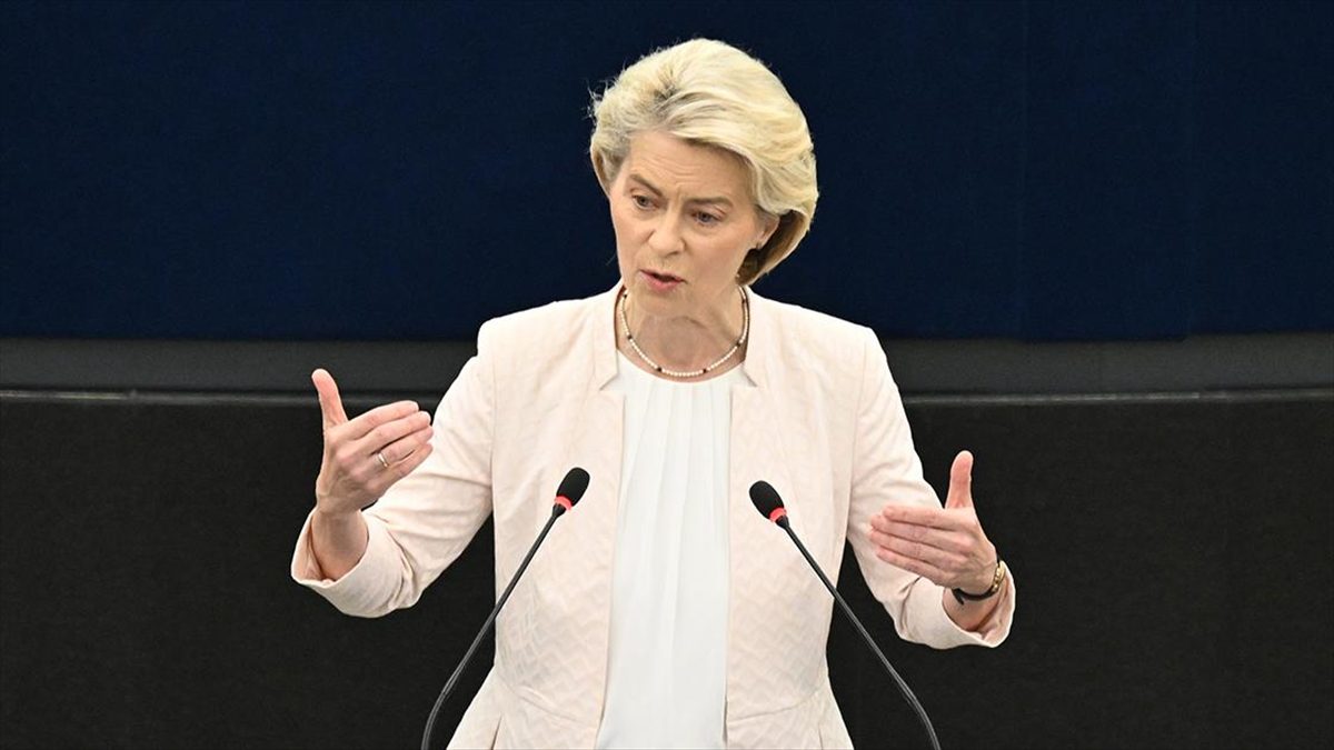 Avrupa Parlamentosu'nda (AP) güvenoyu alarak bir dönem daha Avrupa Birliği