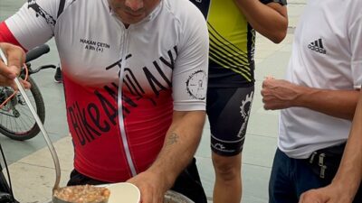 ANTALYA (AA) – Bisiklet Antalya Grubu üyeleri, trafik kurallarına dikkati