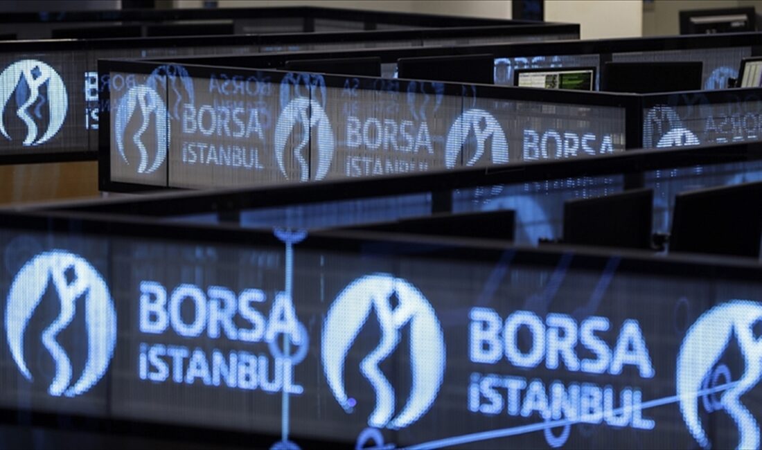 Borsa İstanbul'da BIST 100 endeksi, güne yüzde 0,11 yükselişle 10.354,95