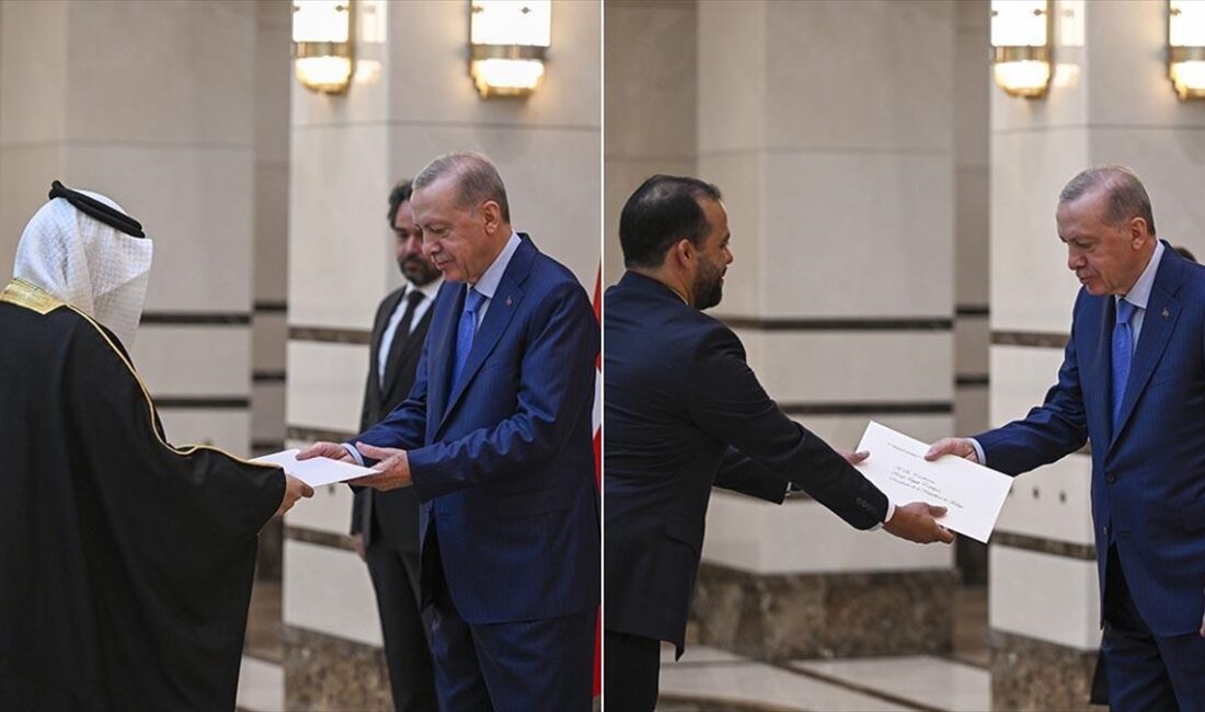 ANKARA (AA) – Cumhurbaşkanlığı Külliyesi’ndeki kabulde büyükelçiler, Cumhurbaşkanı Erdoğan’a güven