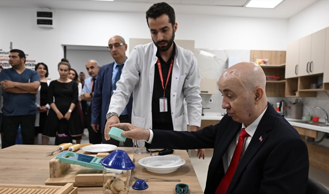 Cumhurbaşkanı Başdanışmanı 15 Temmuz gazisi Turgut Aslan, Etlik Şehir Hastanesi
