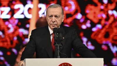 Cumhurbaşkanı Recep Tayyip Erdoğan, "Vatandaşa silah doğrultan kim olursa olsun,
