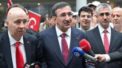 Cumhurbaşkanı Yardımcısı Cevdet Yılmaz, "Bu yüzyıl, demokrasinin, bağımsızlığın, vatan sevgisinin