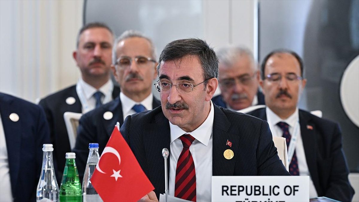 Cumhurbaşkanı Yardımcısı Yılmaz, Orta Koridor'u geliştirme konusunda yapılacak çalışmaların, hem
