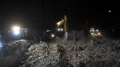 Adana'da depremde yıkılması sonucu 63 kişinin öldüğü Tutar Apartmanı C