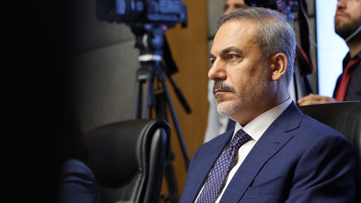 Dışişleri Bakanı Hakan Fidan, "Netanyahu'yu ayakta alkışlayanlar tarihe eli kanlı