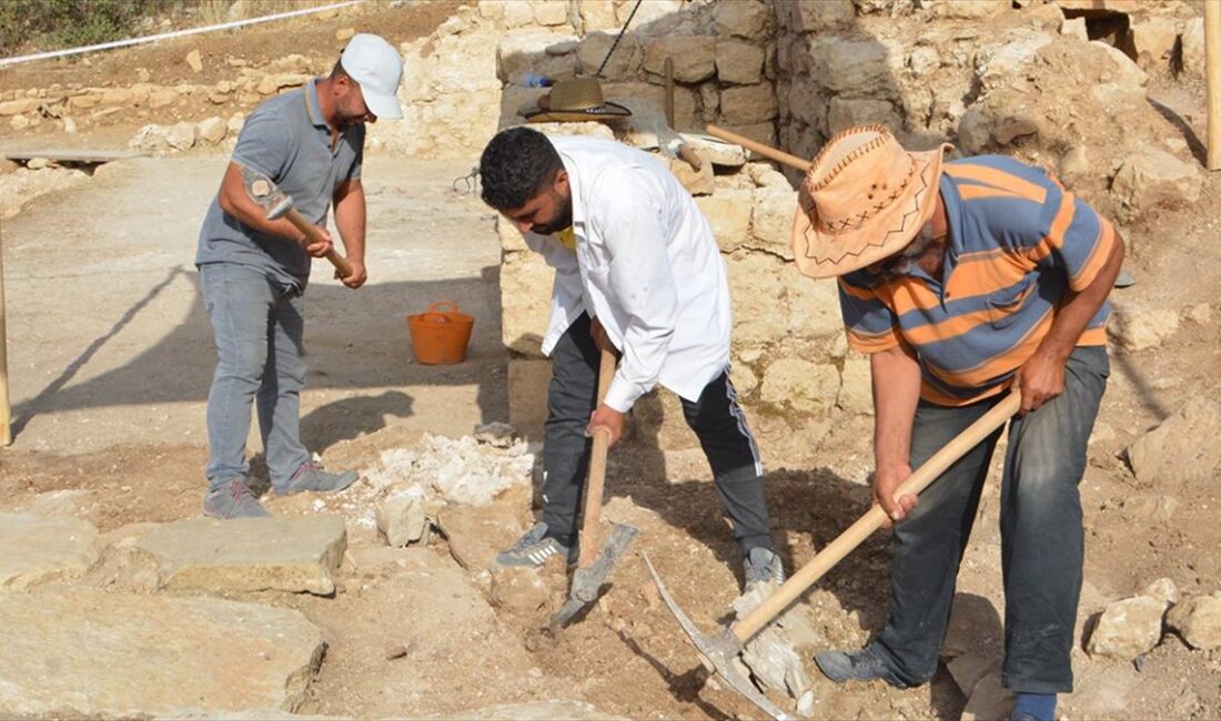 Diyarbakır'ın Kulp ilçesinde arkeolojik kazılarda bulunan 1500 yıllık kilise kalıntısında