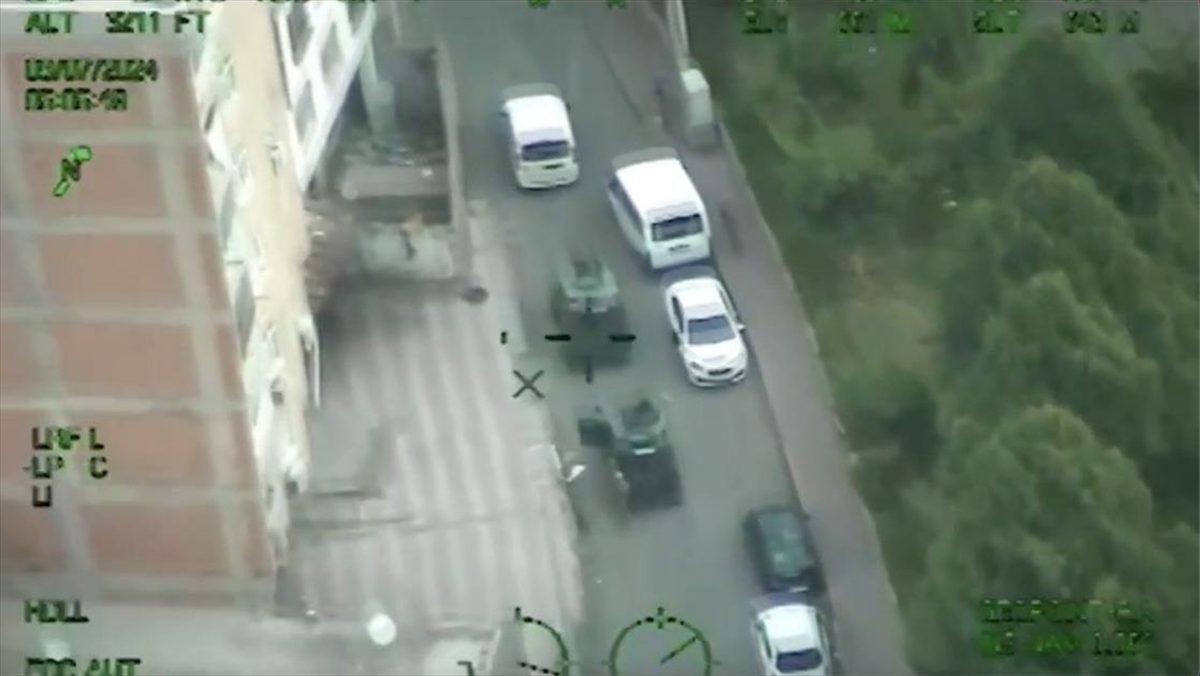 Diyarbakır'da helikopter destekli uyuşturucu operasyonunda 500 kilogram esrar ve türevi,