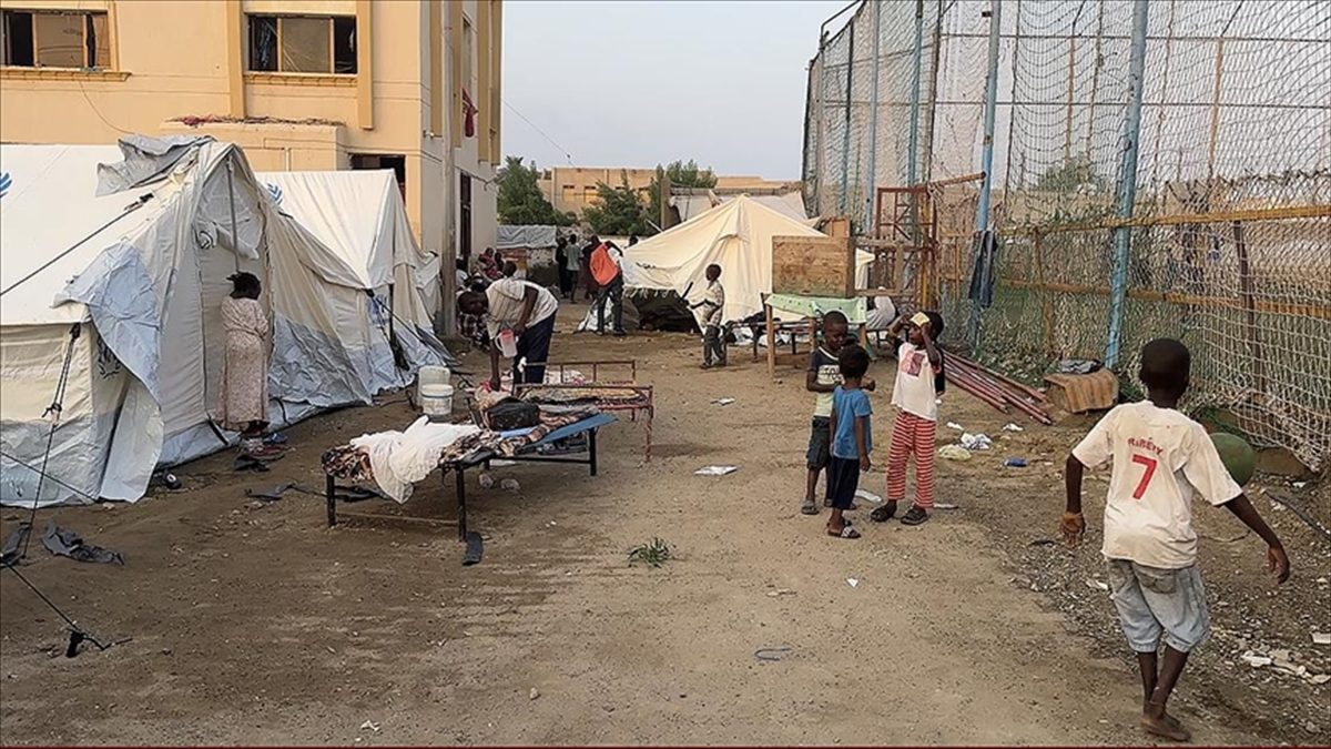 Doğu Afrika ülkesi Sudan, ordu ile paramiliter Hızlı Destek Kuvvetleri