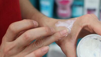 Tüm Eczacı İşverenler Sendikası (TEİS) Genel Başkanı Nurten Saydan, sahte