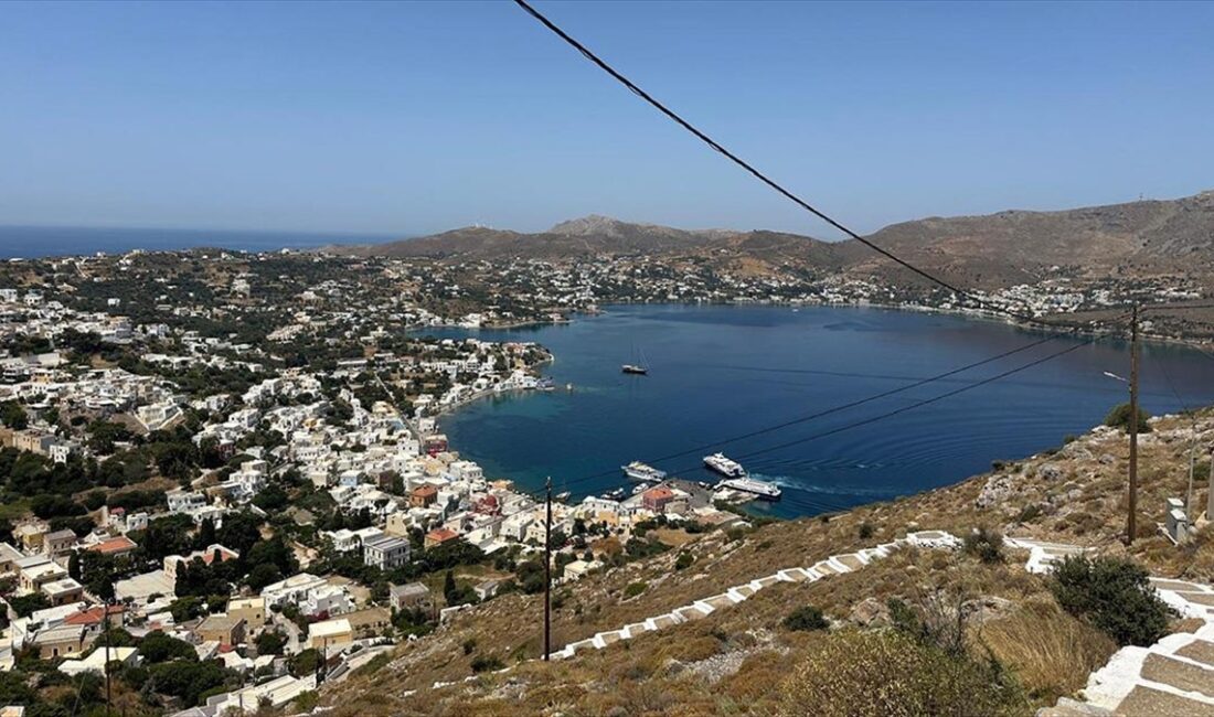 Yunanistan'ın Türkiye kıyılarına en yakın adalarından İleryoz'da (Leros) bugün sakin