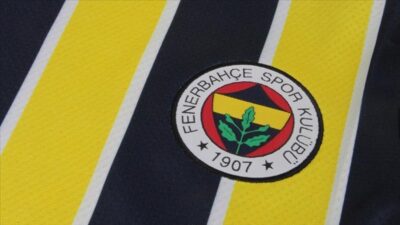 Fenerbahçe Kulübü, Fransız futbolcu Allan Saint-Maximin'in geçici transferi için görüşmelere