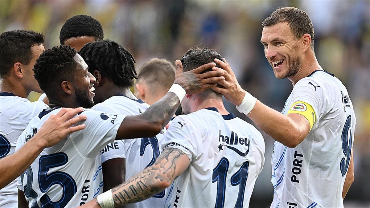 Fenerbahçe, yeni sezon öncesinde son hazırlık maçında Fransa temsilcisi Strasbourg'u