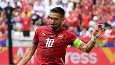 Fenerbahçe'nin Sırp futbolcusu Dusan Tadic, milli takım kariyerine son verdiğini