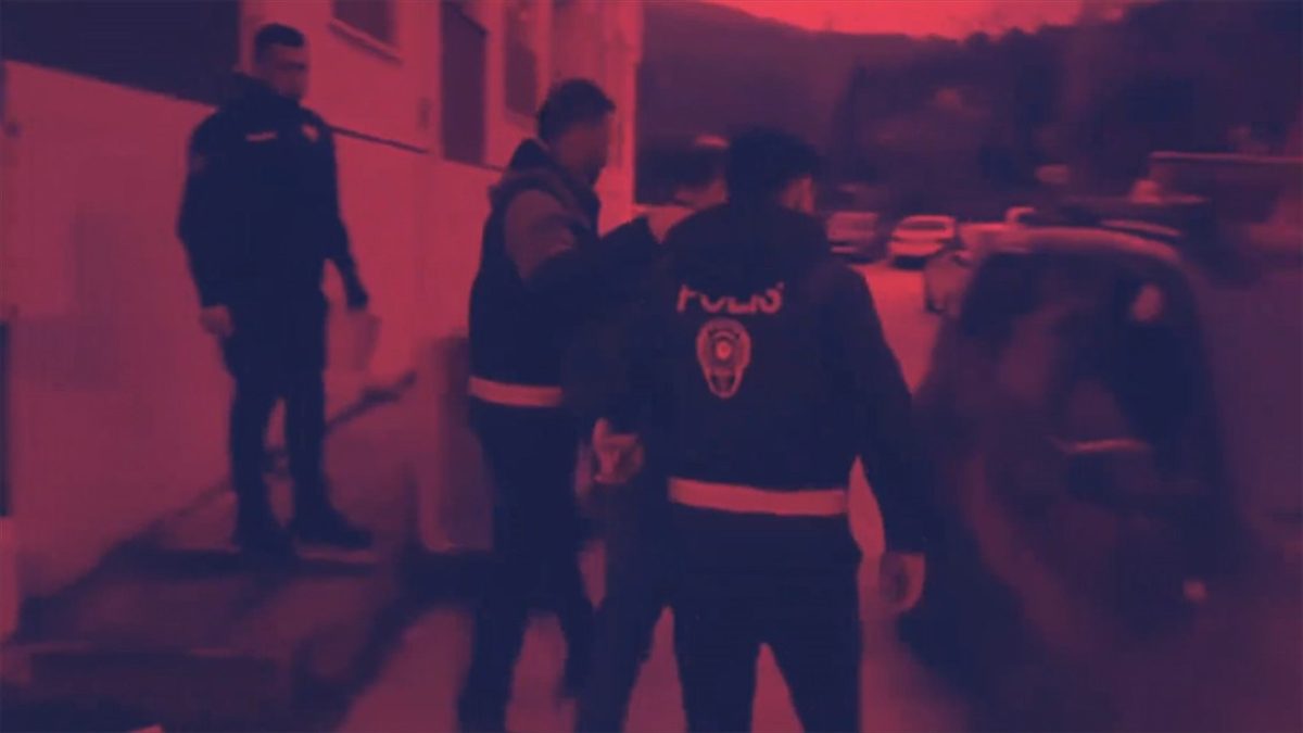 Fetullahçı Terör Örgütü'ne (FETÖ) yönelik son 4 günde 27 ilde