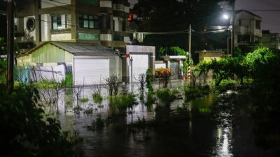 Filipinler ve Tayvan'da Gaemi Tayfunu'nun yol açtığı sel ve toprak