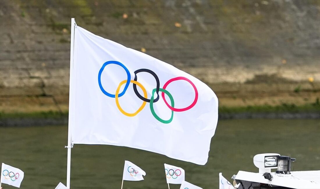 Fransa'nın ev sahipliğinde düzenlenen 2024 Paris Olimpiyat Oyunları'nda ülkesini temsil