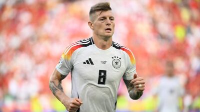 Alman futbolcu Toni Kroos, sinema dünyasında İngiliz komedyen Charlie Chaplin'in
