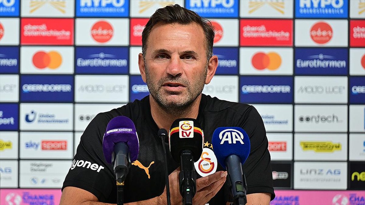 Galatasaray Teknik Direktörü Okan Buruk, "Doue, sağ bekte 3-4 adaydan