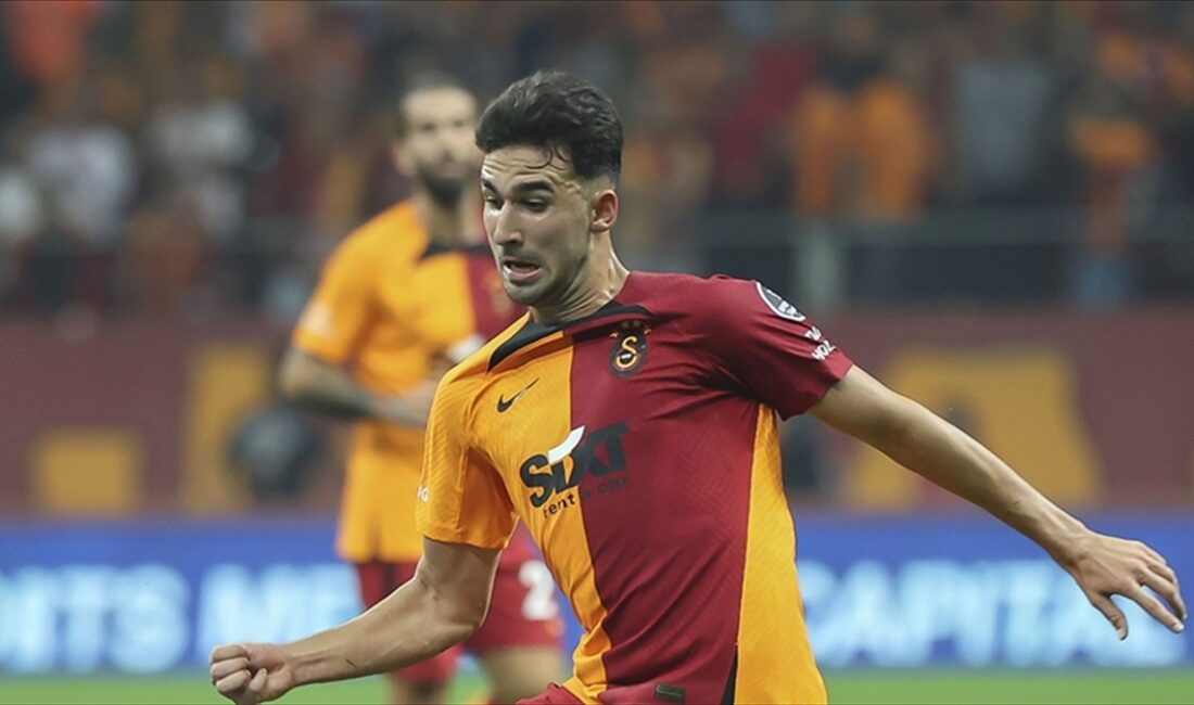 Galatasaray Kulübü Yönetim Kurulu Üyesi İbrahim Hatipoğlu, genç savunma oyuncuları