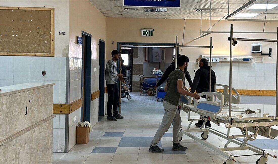 Gazze'deki Filistin Sağlık Bakanlığı, Han Yunus'taki Nasır Hastanesi'nin jeneratörlerinin yakıt