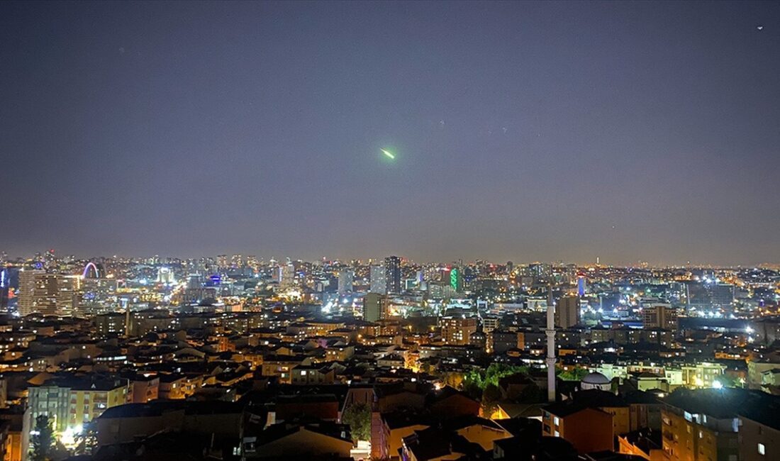 Uzmanlar, dün akşam İstanbul ve pek çok ilde gökyüzünden süzülen