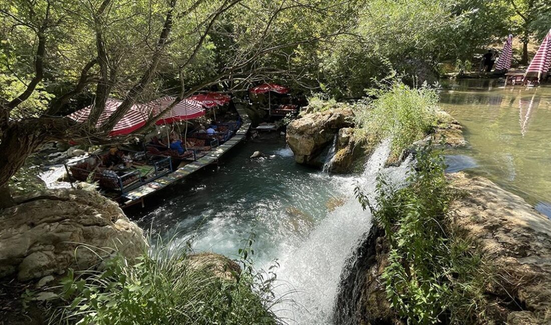 Güneydoğu Anadolu Bölgesi'nin bunaltan sıcaklarında "serin" rota arayışında olanlar, Diyarbakır'ın