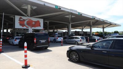 Yaşadıkları Avrupa ülkelerinden yıllık izinlerini geçirmek üzere yola çıkan gurbetçilerin