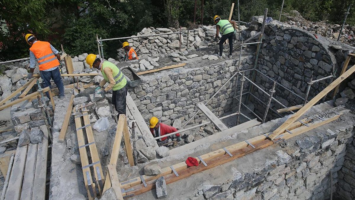 Hakkari'de Osmanlı İmparatorluğu döneminde inşa edilen, zamanla tahrip olduğu için
