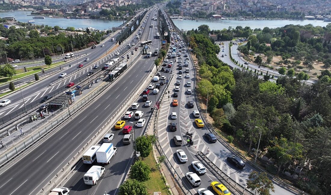İstanbul Büyükşehir Belediyesince (İBB), 3 Temmuz Çarşamba günü başlatılan Haliç