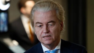 Hollanda'da ırkçı ve İslam düşmanı lider Geert Wilders, aşırı sağ-merkez