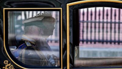 İngiltere Kralı 3. Charles, Başbakan Keir Starmer liderliğindeki İşçi Partisinin