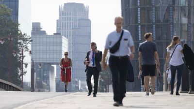 İngiltere'de, iklim değişikliğinin yol açtığı aşırı sıcaklar karşısında 6 milyon