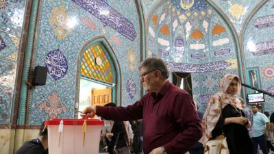 İran'da 14'üncü Dönem Cumhurbaşkanlığı Seçimlerinin ikinci turunda saat 18.00'de sona