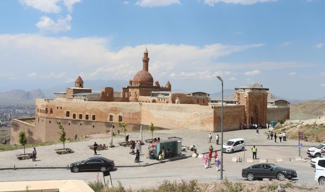AĞRI (AA) – Valilik koordinesinde İl Kültür ve Turizm Müdürlüğü