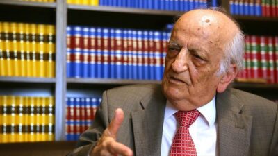 Bilimler tarihi alanında yaptığı çalışmalar ve kaleme aldığı eserlerle dünyanın