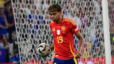 İspanyol futbolcu Lamine Yamal, "Avrupa Şampiyonası tarihinde gol atan en