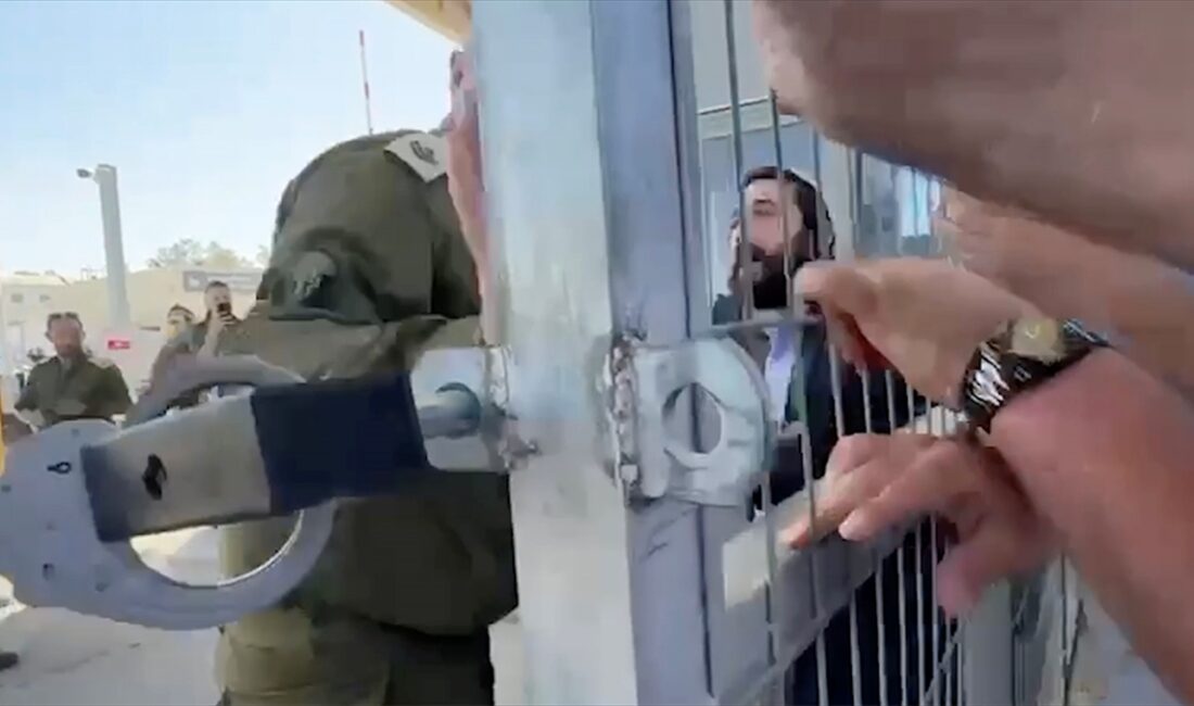 İsrail askerlerinin bir Filistinliye cinsel işkence yapmakla suçlanarak gözaltına alınması